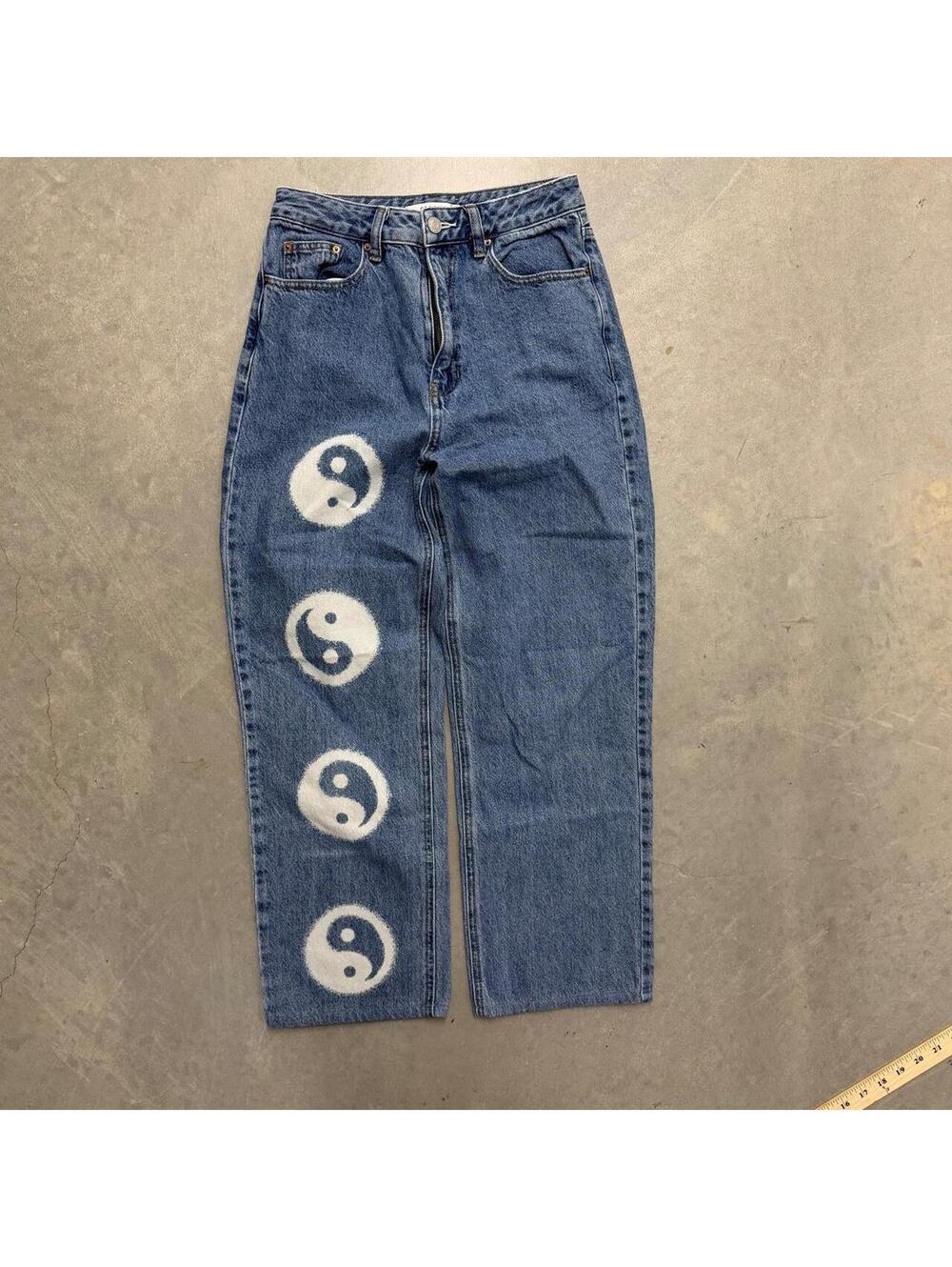 PacSun 90s Boyfriend Jeans Size 26 Yin Yang Graphic Baggy Denim Y2K